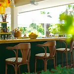 Club-e Hotel 4*
