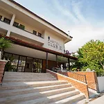 Hotel Club-e 4*