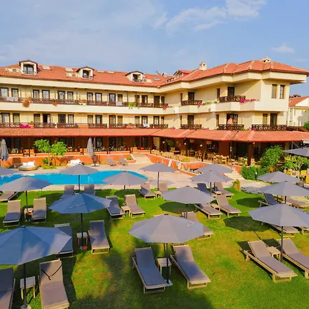 Club-e מלון פאטהיה