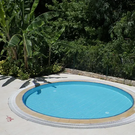 Otel Club-e 4*
